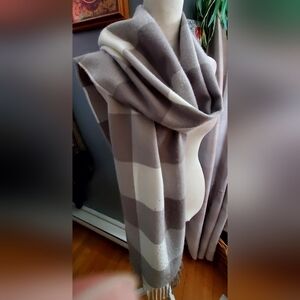 Victoria's Secret Plaid Scarf in Gray and White